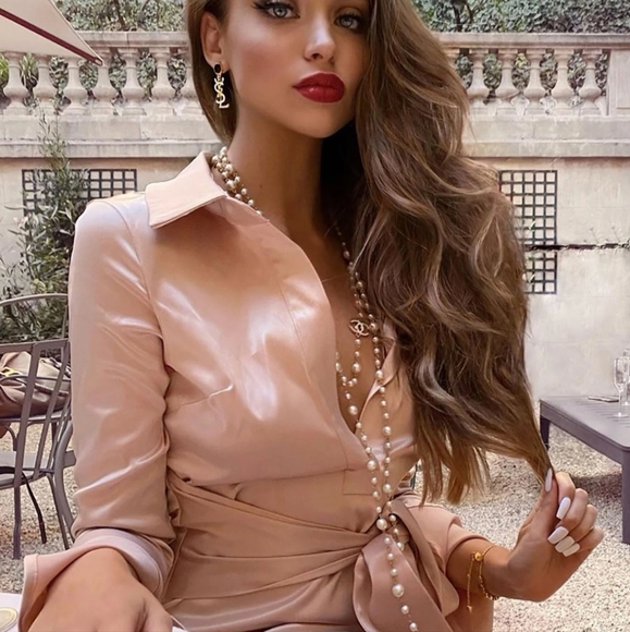 Satin dress - Picture 2 of 6